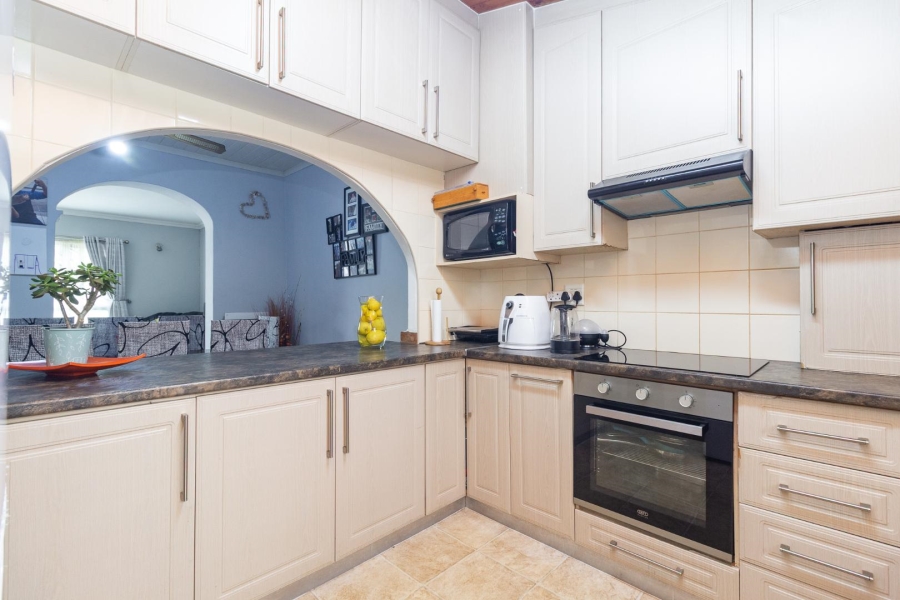 3 Bedroom Property for Sale in Bridgetown Western Cape